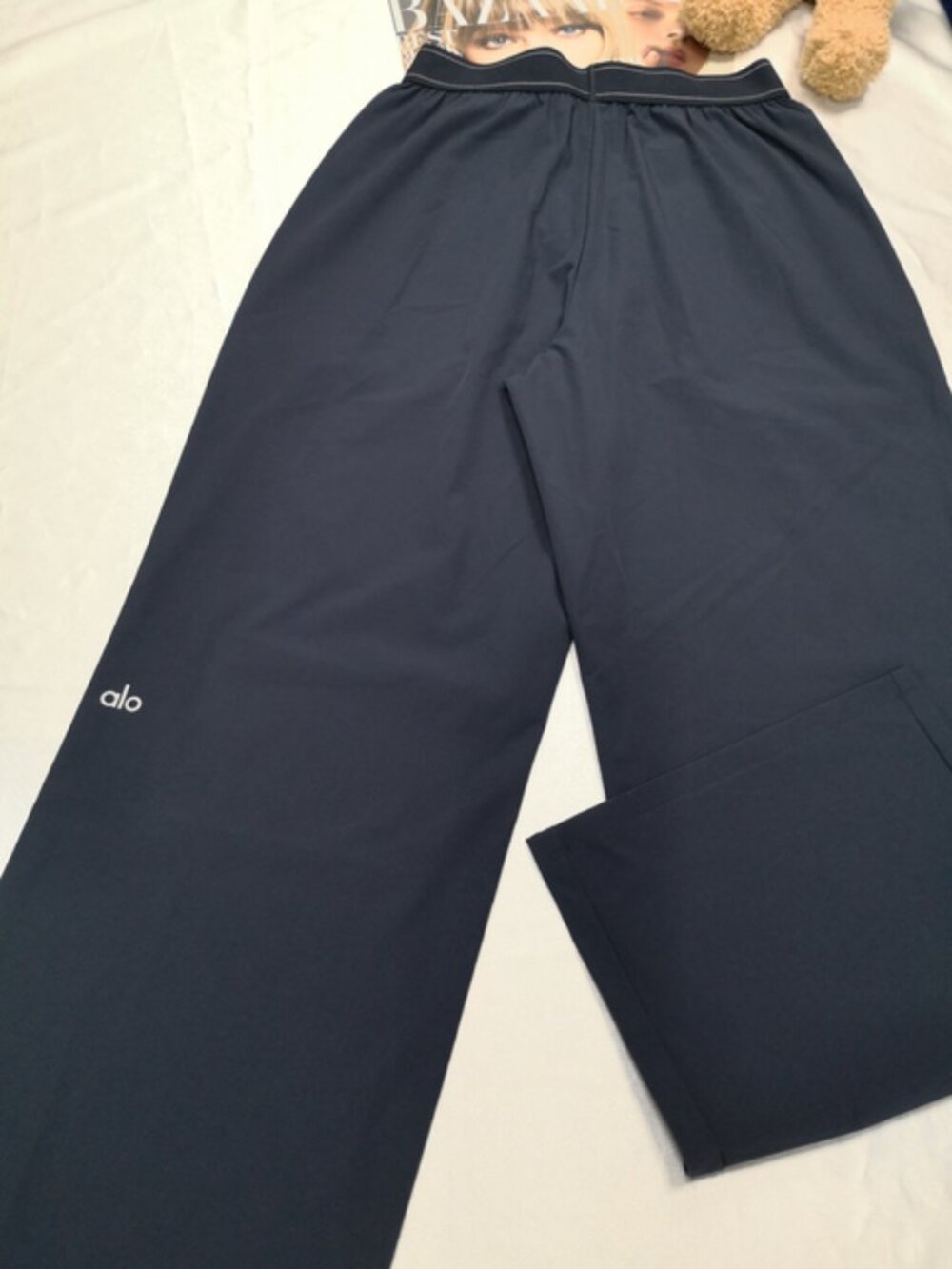 💃NWT Alo Yoga (Regular) Navy Blue Suit Up Trouser♥Elastic Wais/Wide Leg Pants - Picture 8 of 8